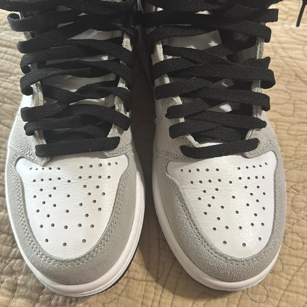 Air Jordan Nike 1 Retro High OG Smoke Gray Sneakers